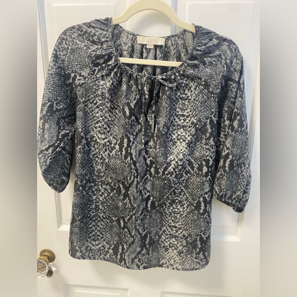 LOFT Women's Black and White Snake Print Blouse